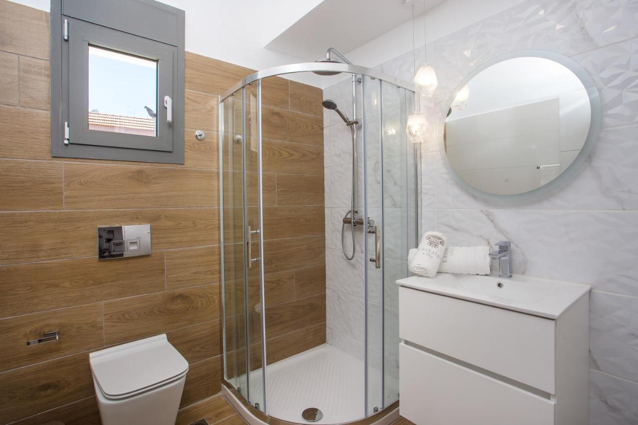 Kastalys Villa Kalithies Bagian luar foto